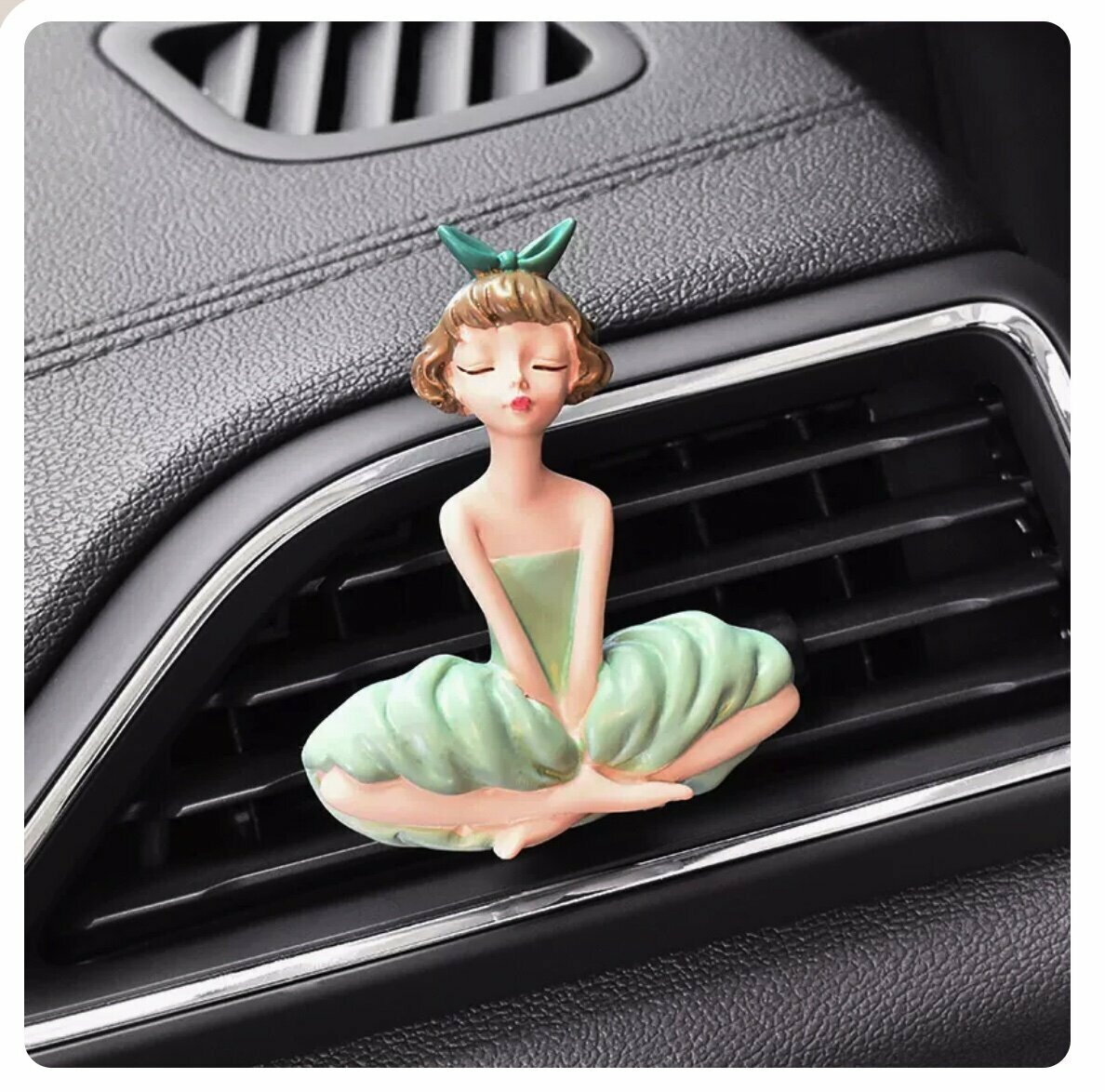 Hot selling car air vent clip aromatherapy car accessories (Fantasy Girl)