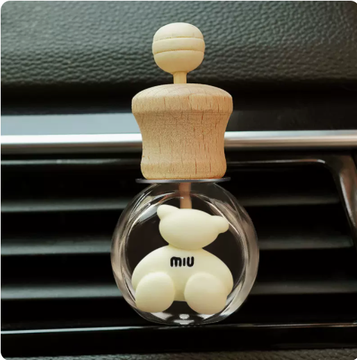 Hot selling car aromatherapy car air conditioner air outlet empty bottle decoration car small ornaments free perfume drops (beige miu bear empty bottle)