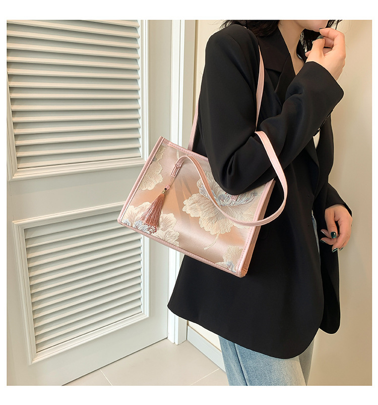 Chinese-Style Embroidered Bag