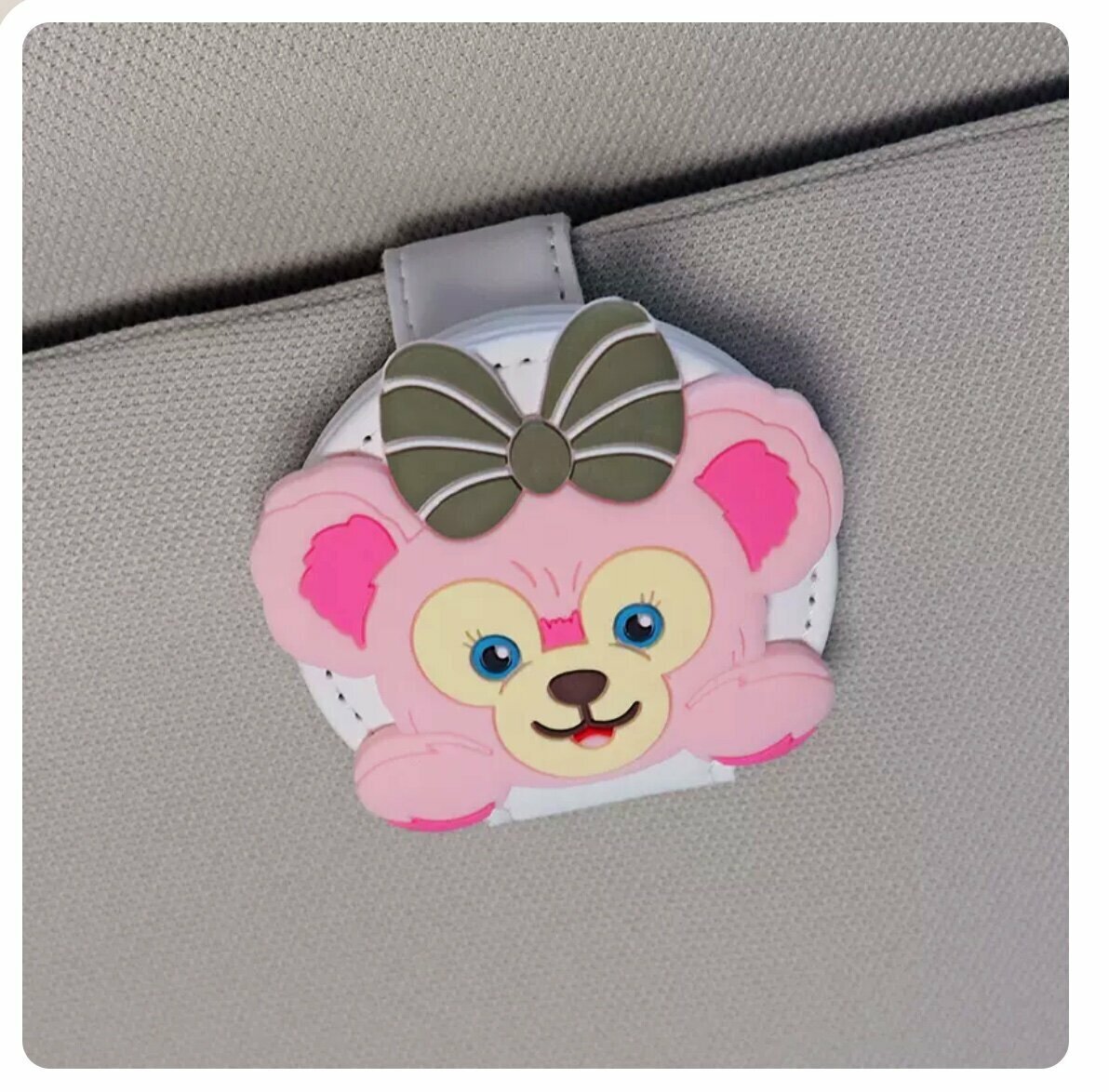 Popular car sun visor glasses clip (white, pink bear)