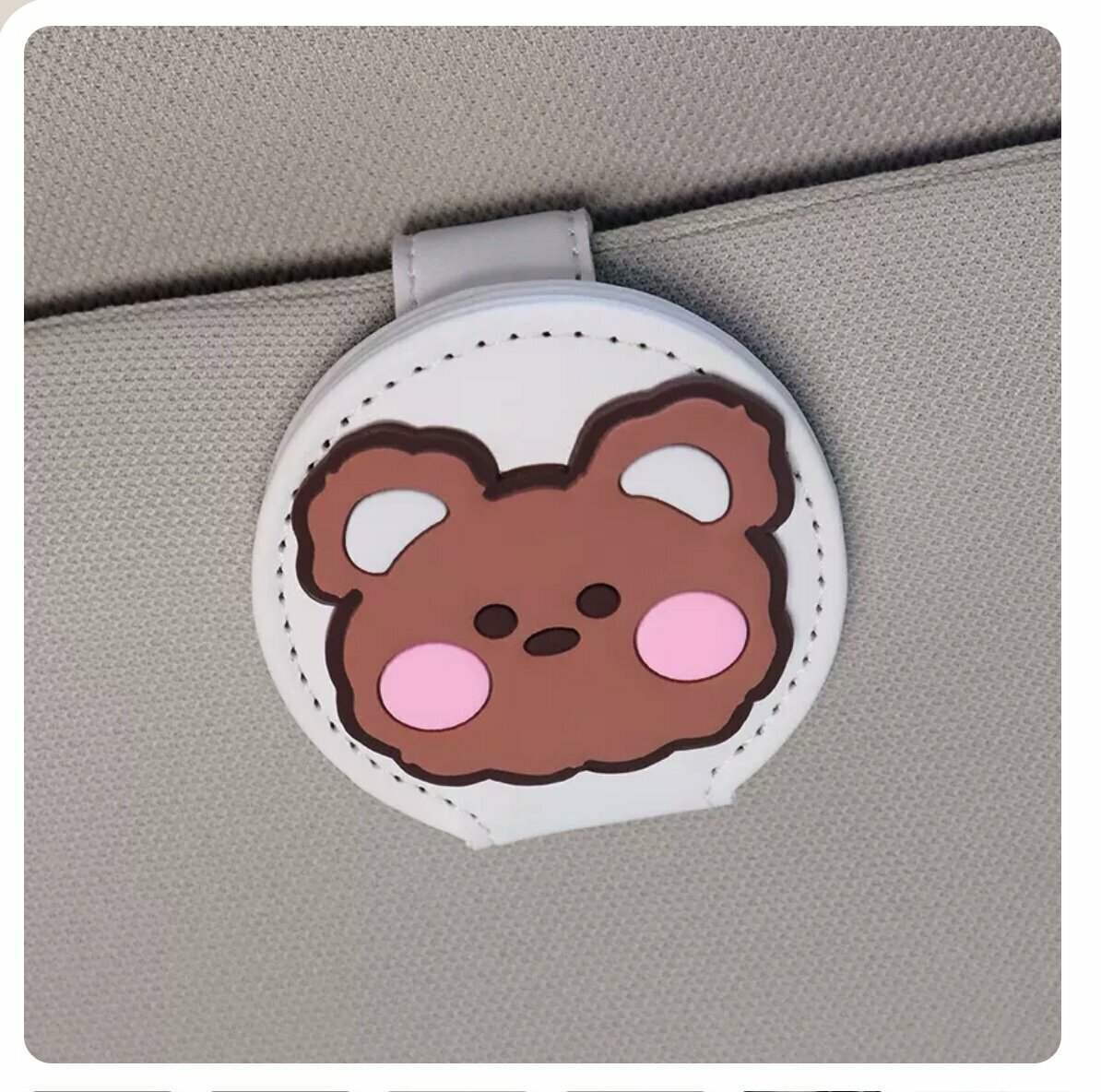 Popular car sun visor glasses clip (white, cute bear)