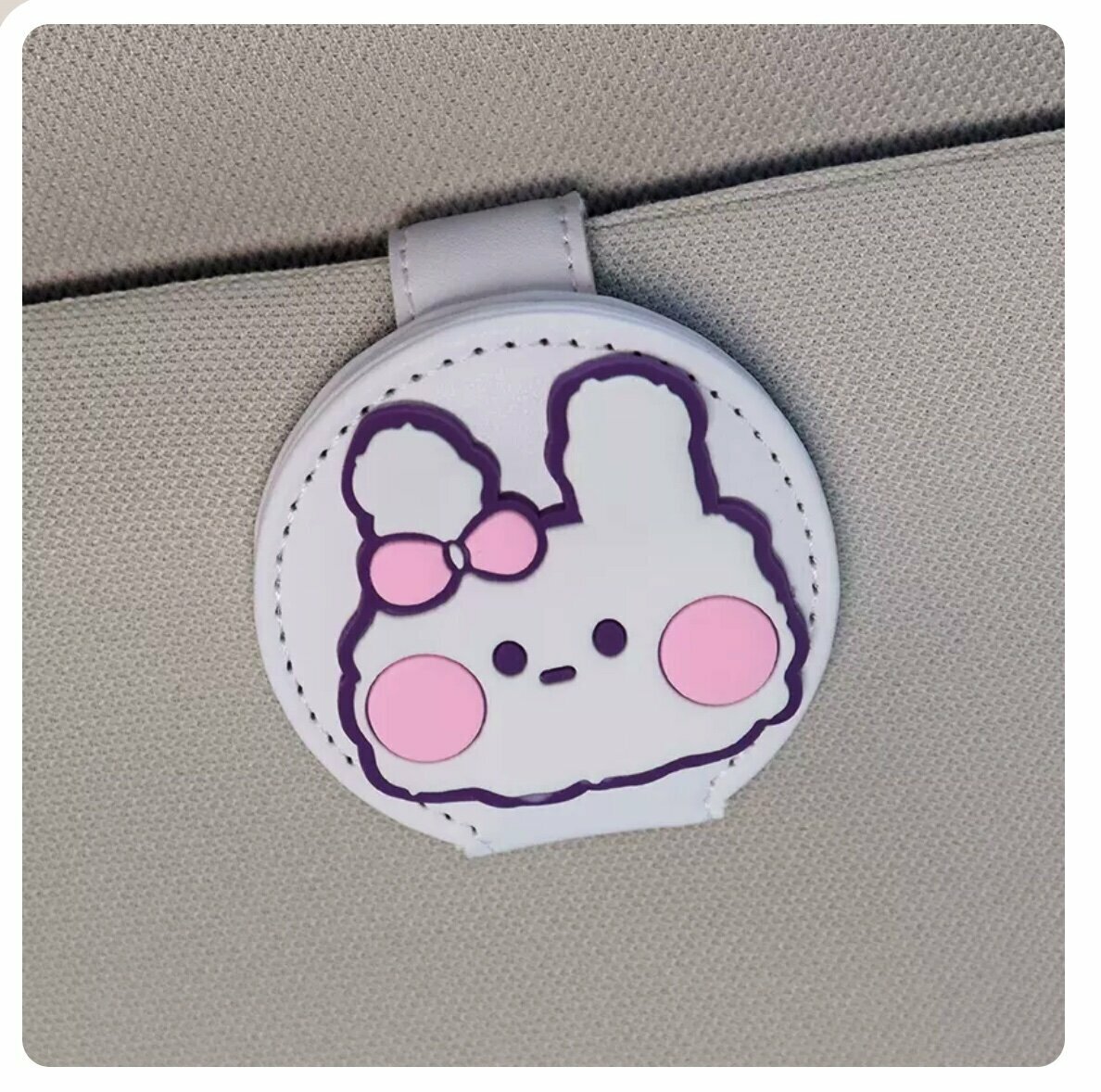 Popular car sun visor glasses clip (white, cute rabbit)