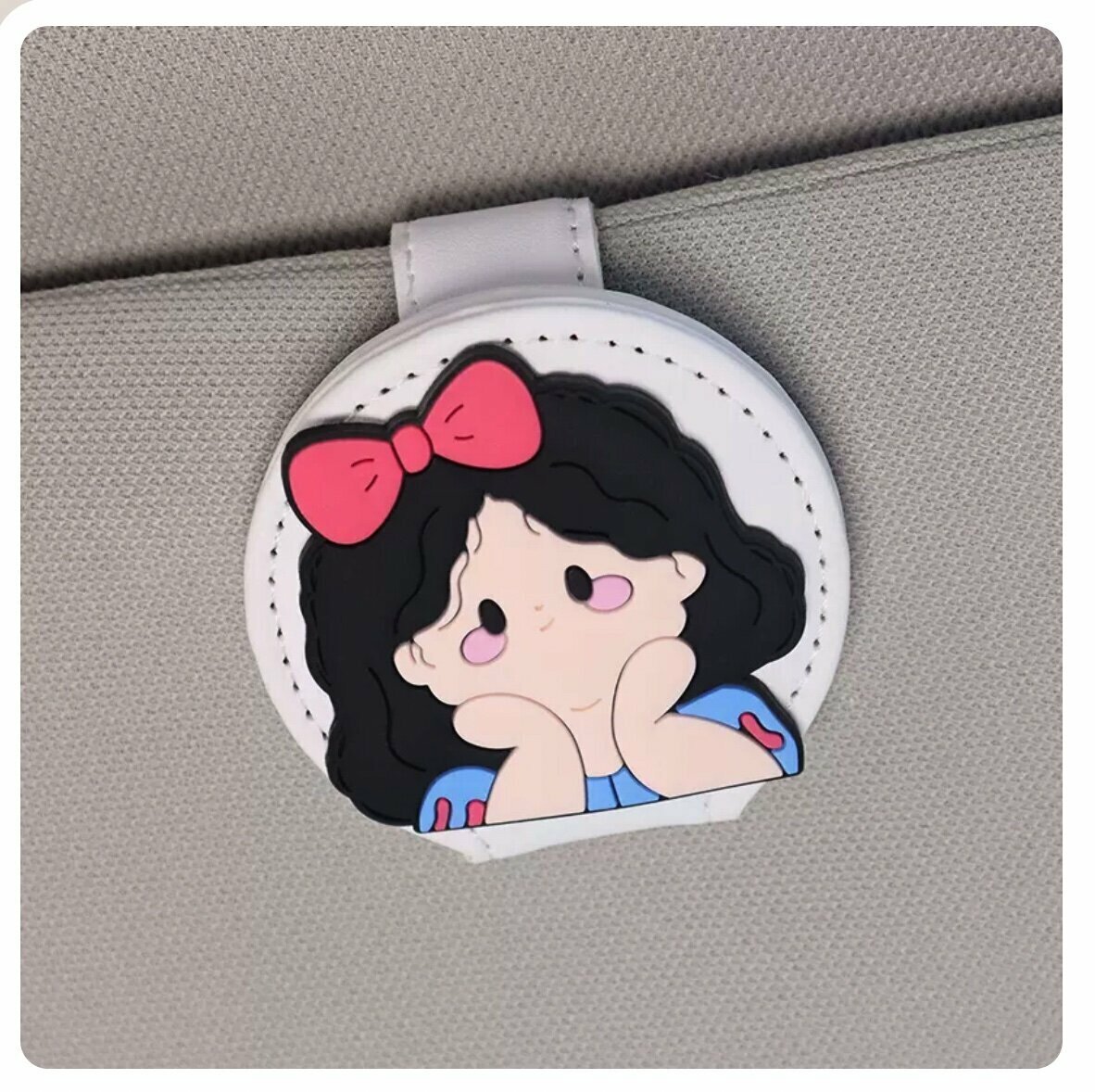 Popular car sun visor glasses clip (white, black-haired princess)
