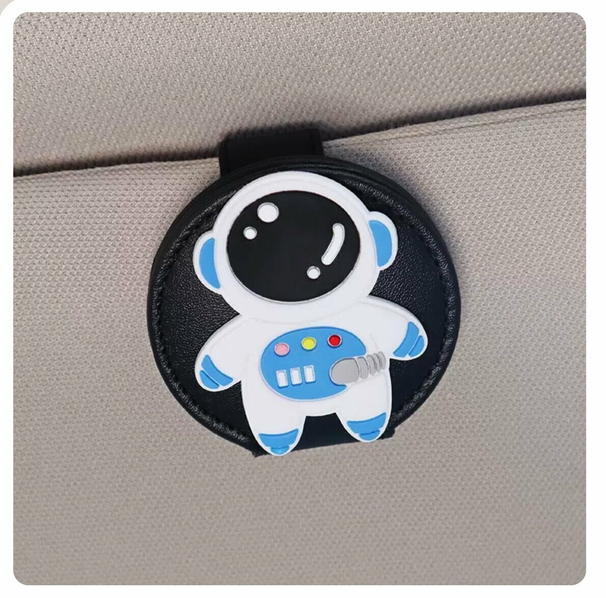 Popular car sun visor glasses clip (black, blue astronaut)