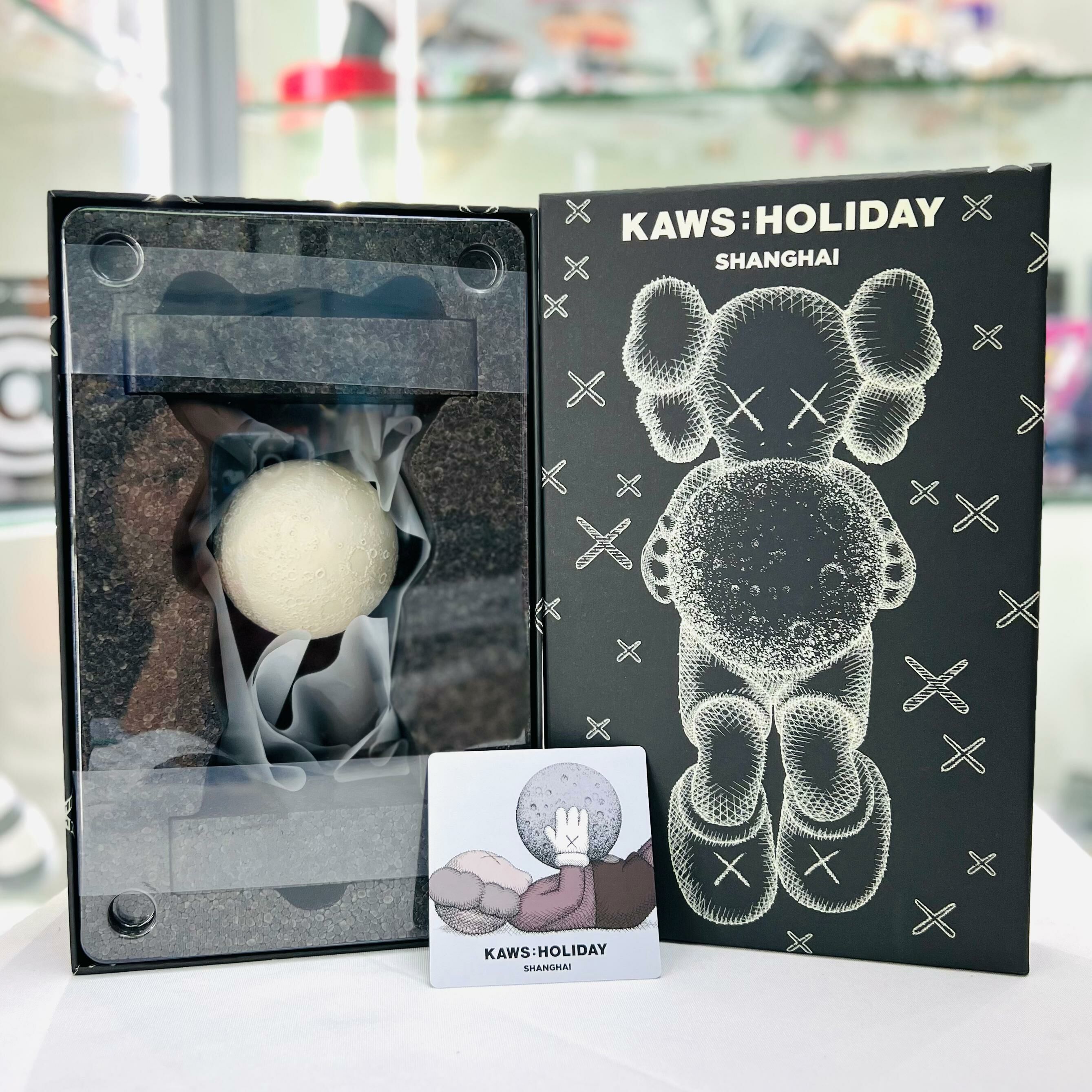 KAWS:HOLIDAY SHANGHAI - Figure (Black) KAWS:HOLIDAY SHANGHAI - Figure (Black)