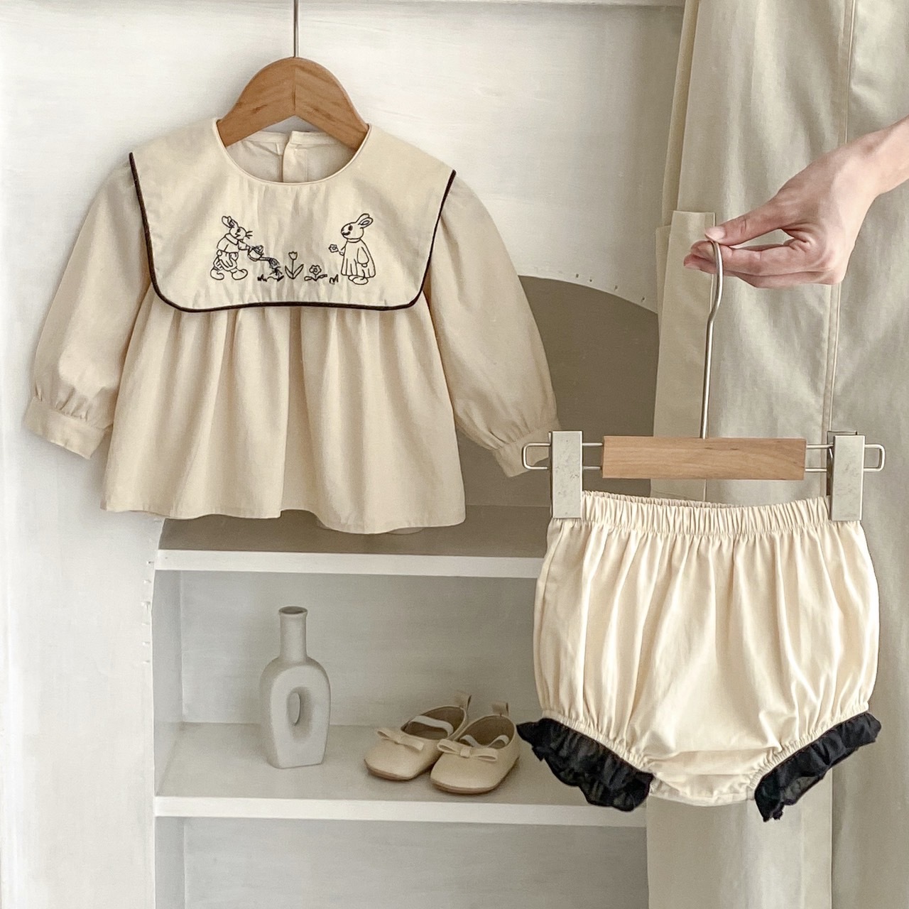 可愛方領繡花小兔子套裝