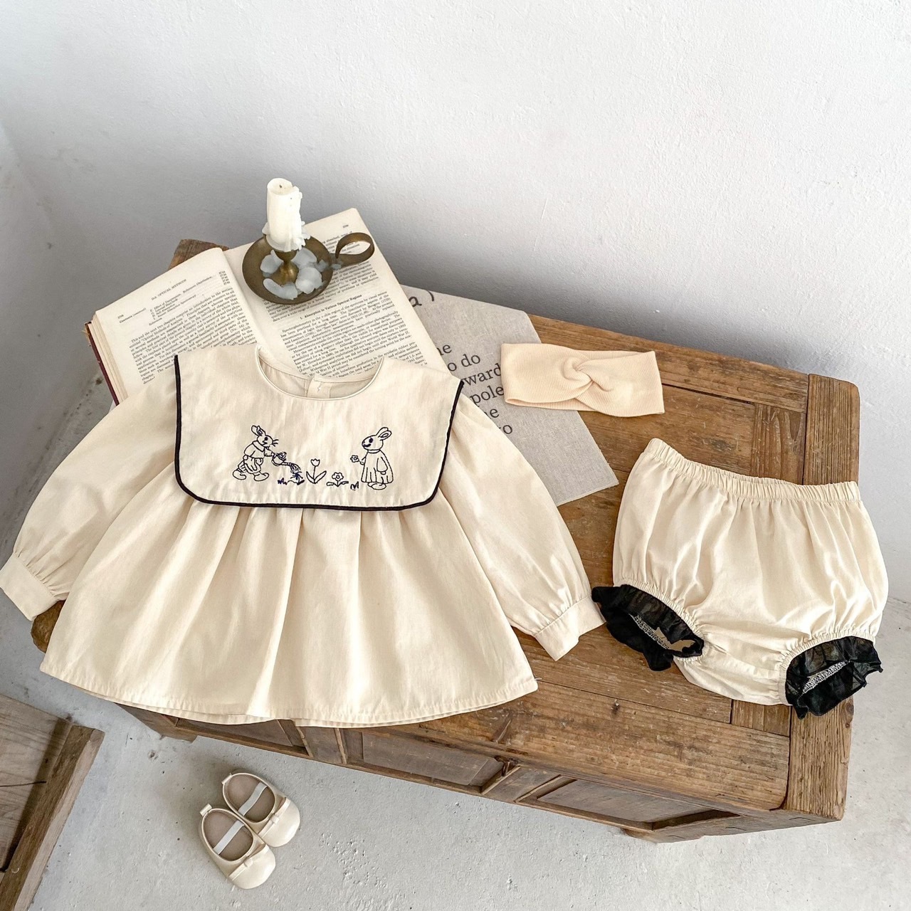 可愛方領繡花小兔子套裝