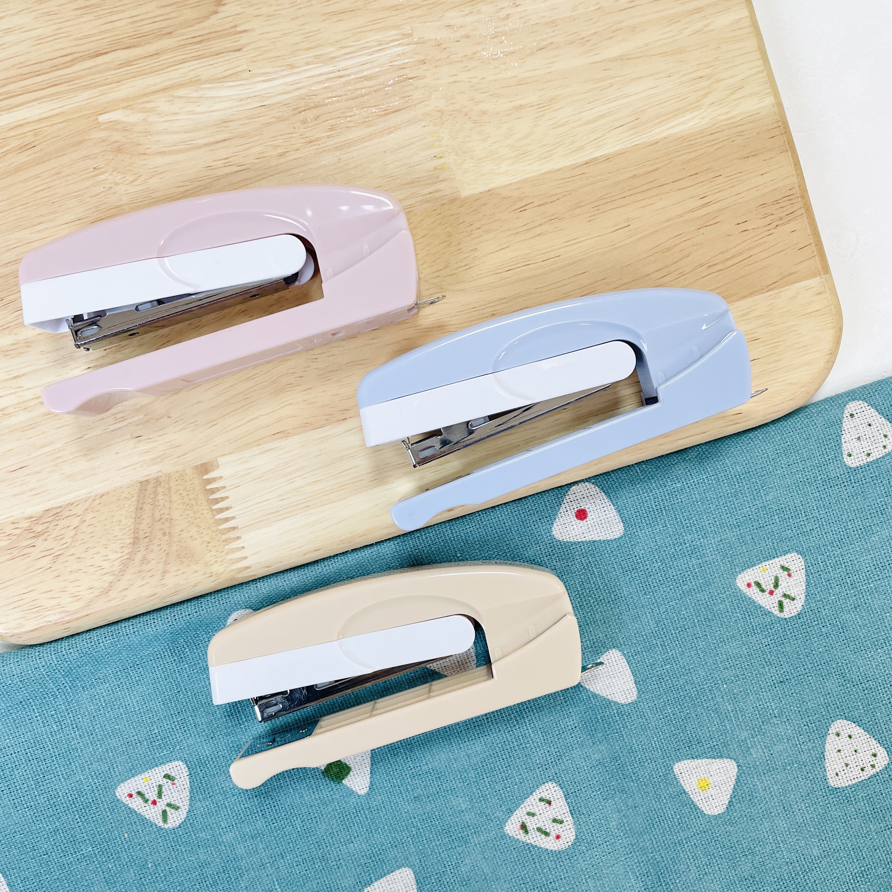 【PENROTE筆樂】 360度可旋轉釘書機