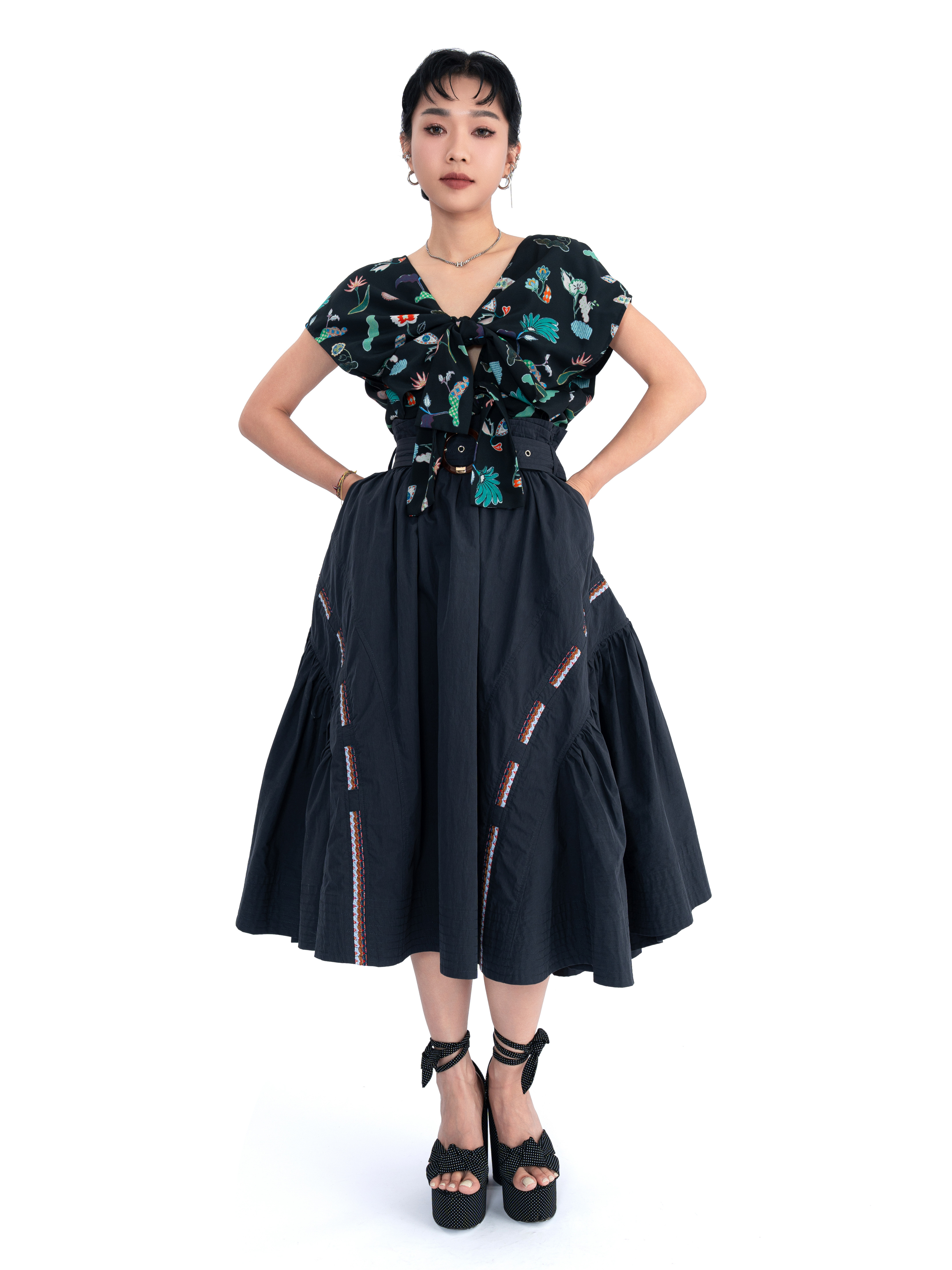 HERMANA花卉圖案雙結上衣 (現貨款式）