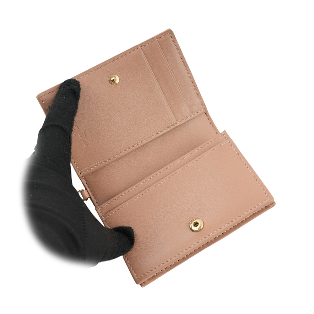 【CHRISTIAN DIOR】Lady Dior Bloom 漆皮翻蓋卡片套(玫瑰粉) S0011OVRB_M49P