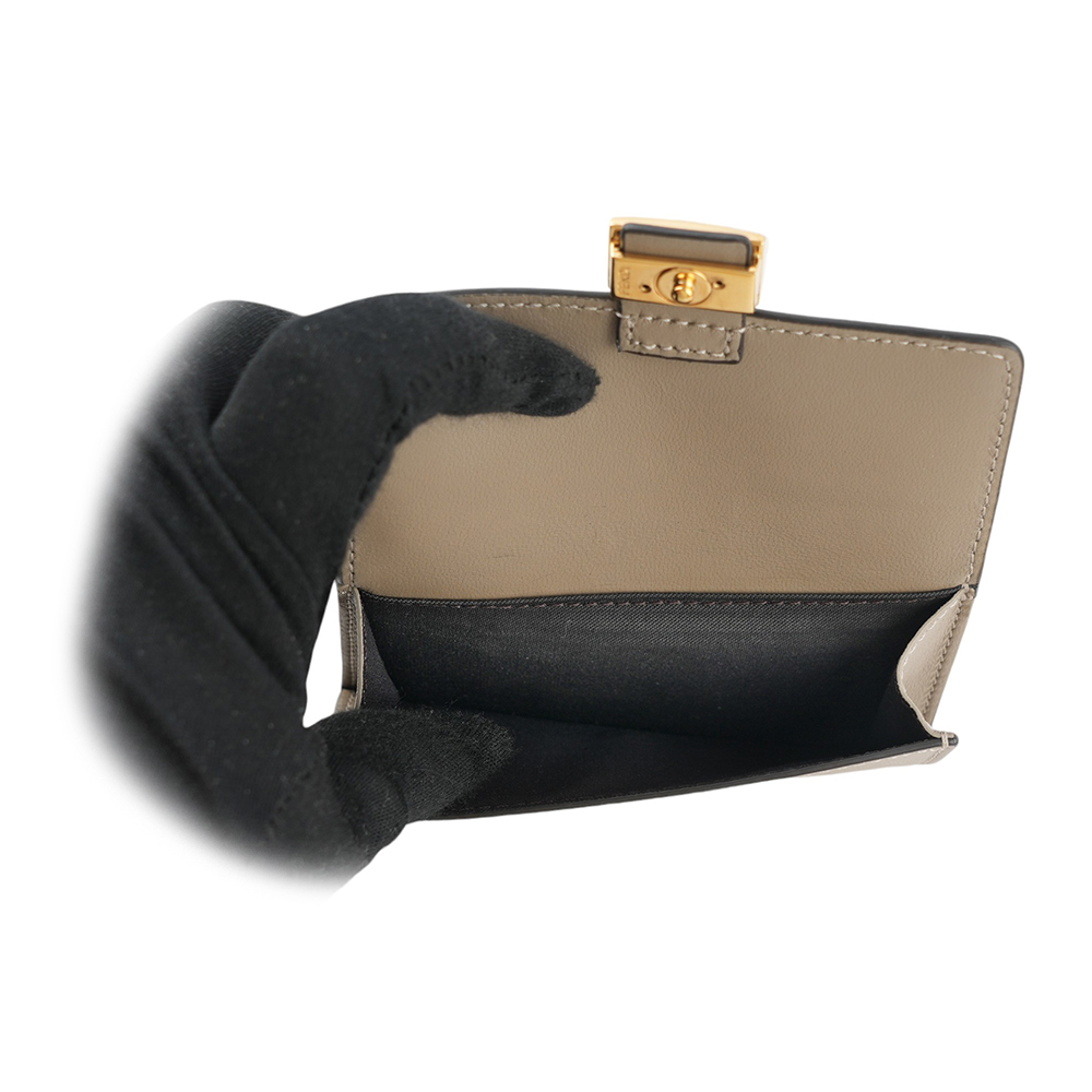 【FENDI】Baguette 納帕皮革翻蓋卡片套(鴿灰色) 8M0423 AAJD F0E65