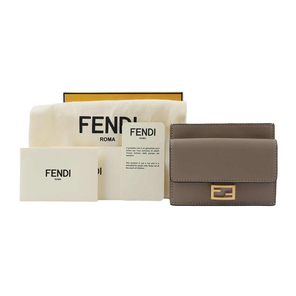 【FENDI】Baguette 納帕皮革翻蓋卡片套(鴿灰色) 8M0423 AAJD F0E65