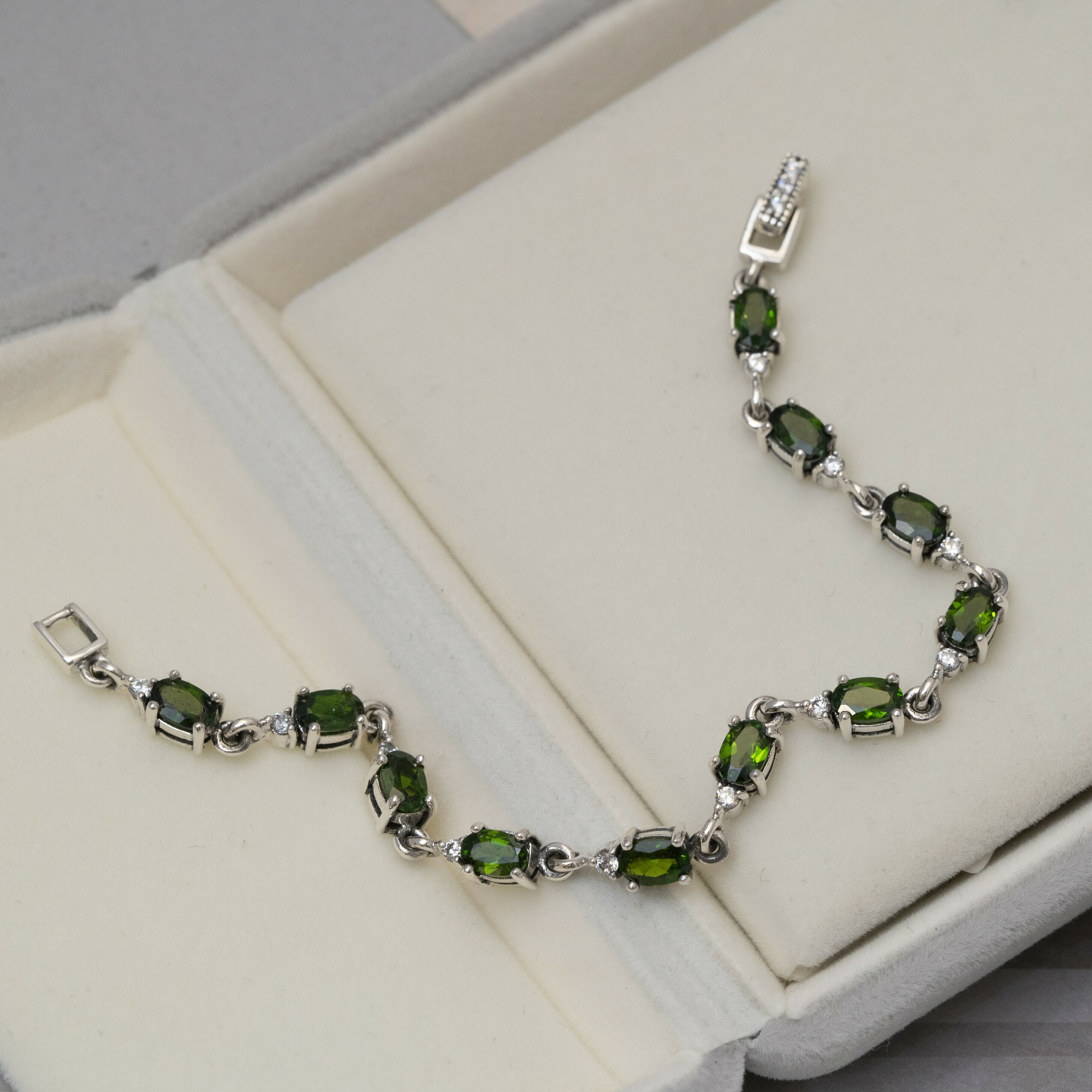 Svb383 (透輝石）