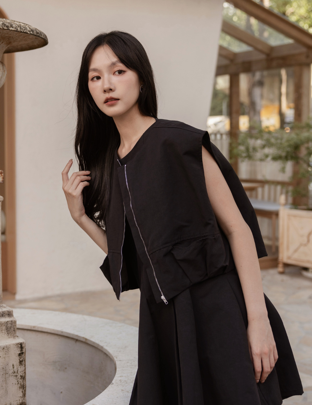 率性造型抽皺背心外套（黑色）