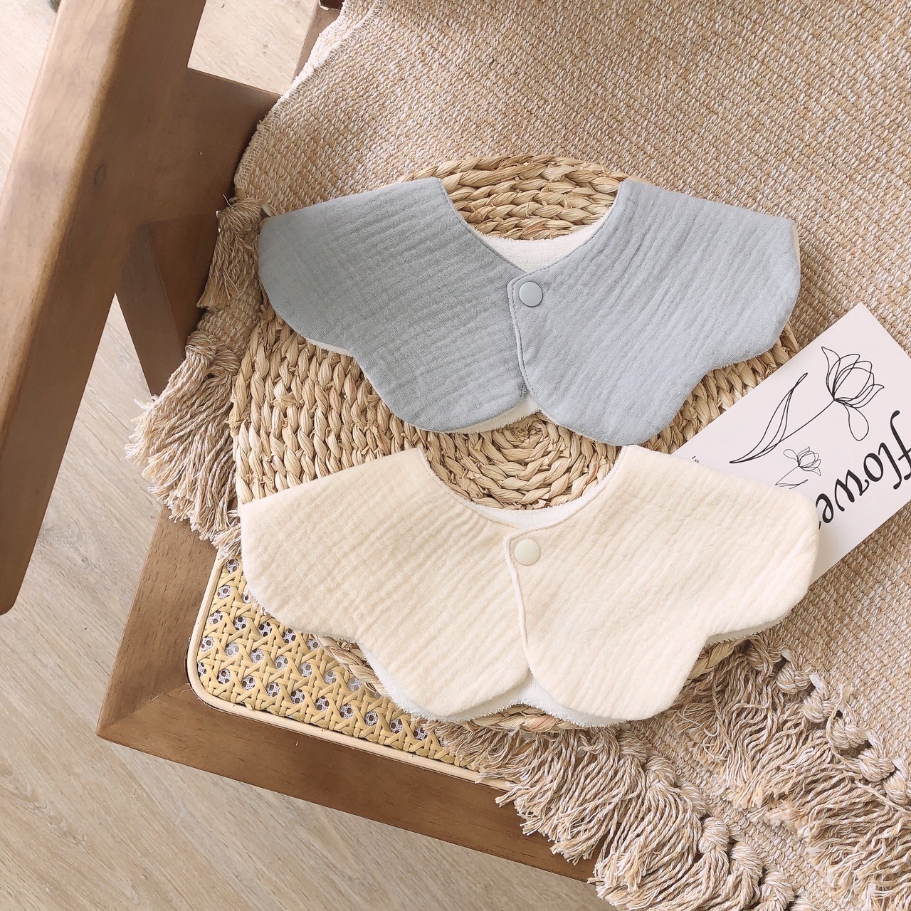 韓系花瓣小標籤口水巾