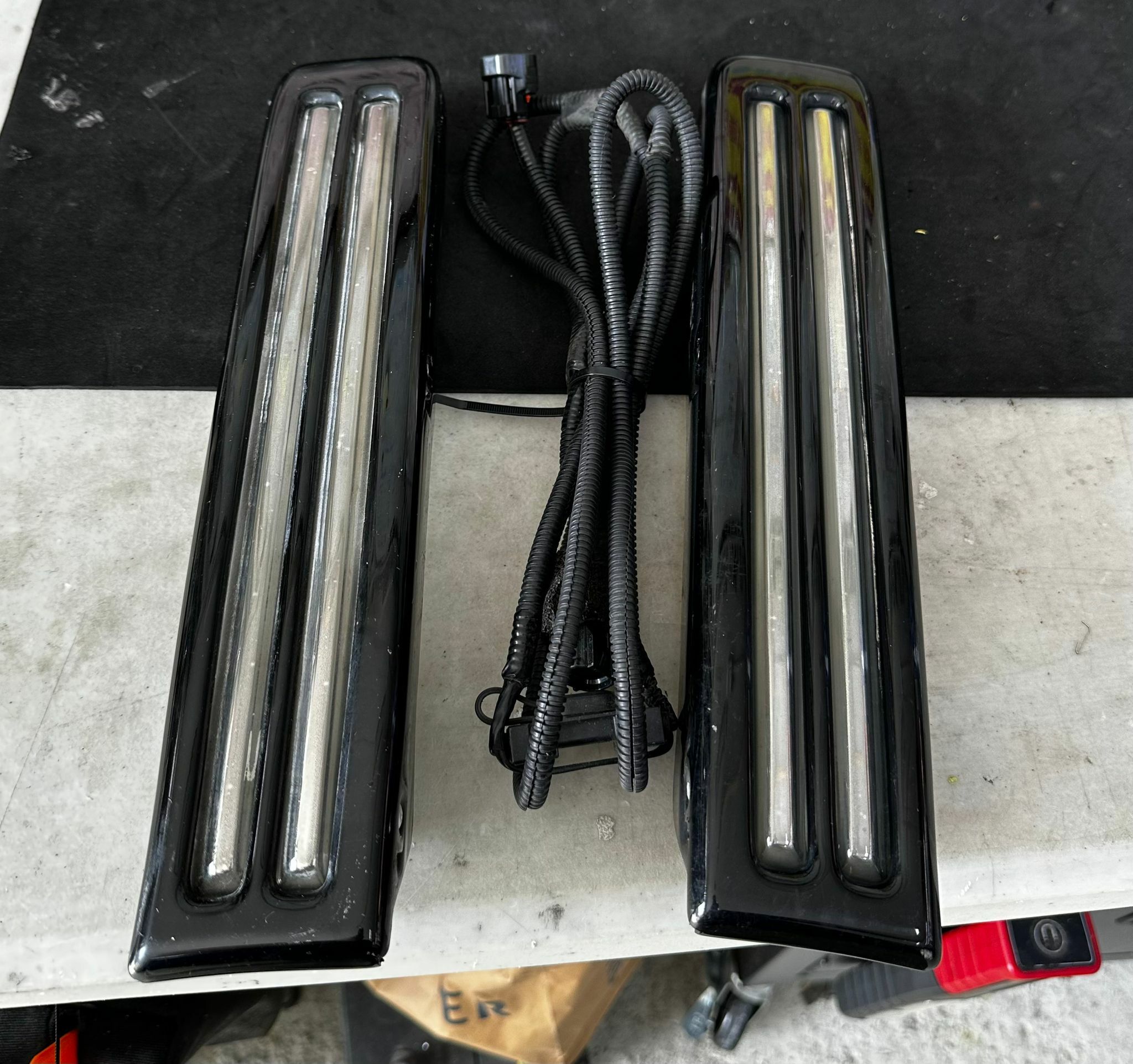 (二手) Spade 用正廠 Modellista 頭 Bumper 裝飾燈 (已改白光)