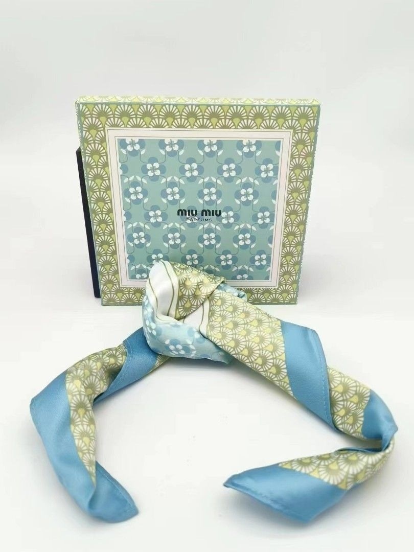 MIU MIU 復古優雅絲巾禮盒 (專櫃)