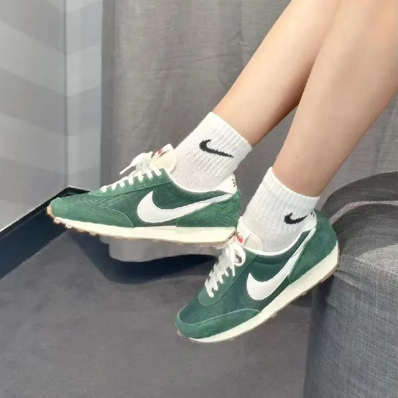 <連線代購商品>女鞋 WMNS NIKE Daybreak DBreak VNTG 草綠色 低筒休閒鞋 復古跑鞋【DX0751-301】
