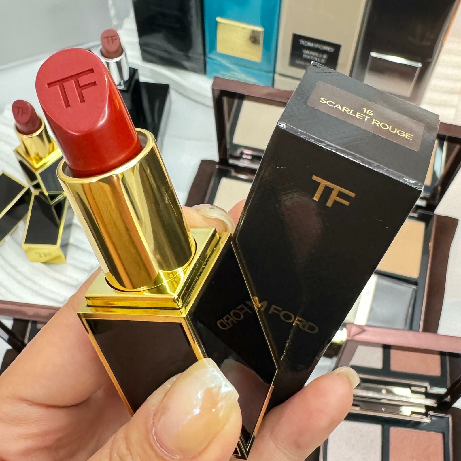 TOM FORD  烈焰幻魅唇膏【黑管】#16 SCARLET ROUGE