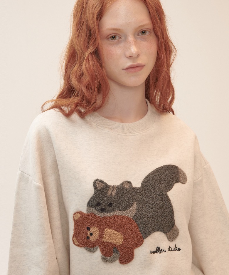 預訂｜AMBLER CAT BITING TEDDY BEAR Sweatshirt (2 Color)