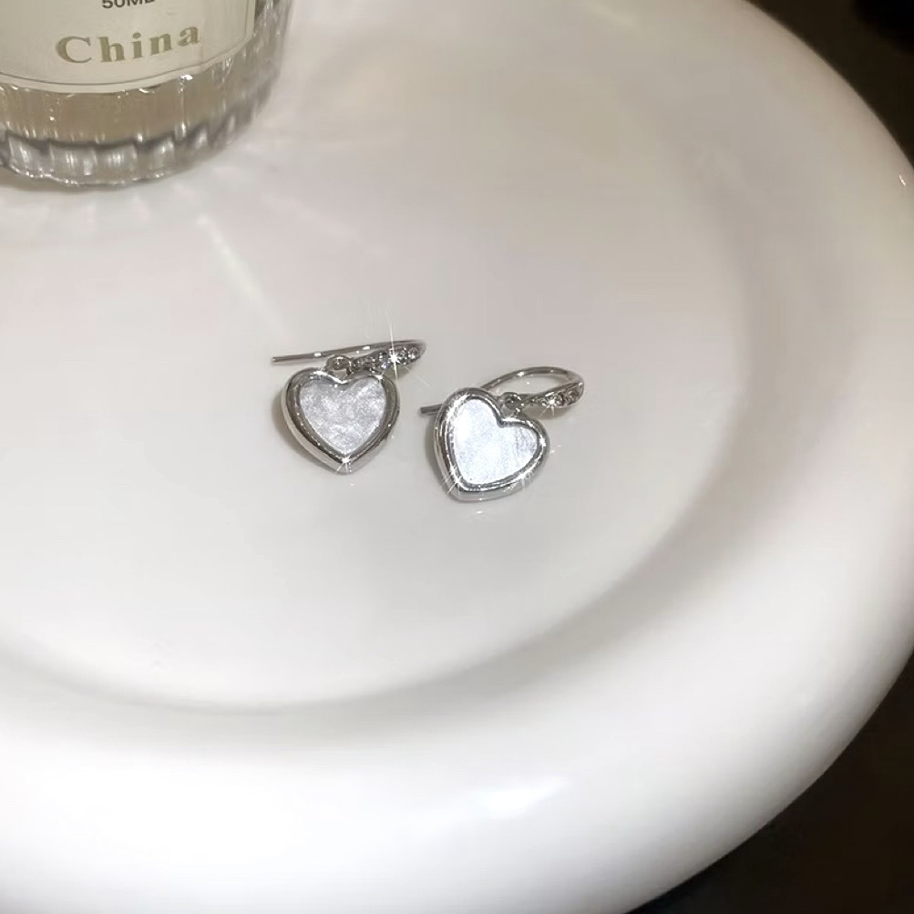 luv銀鑽白貝愛心耳勾吊墜