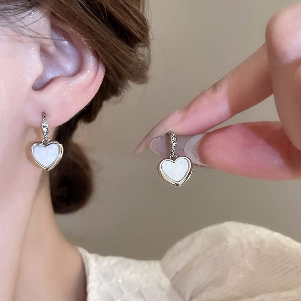 luv銀鑽白貝愛心耳勾吊墜