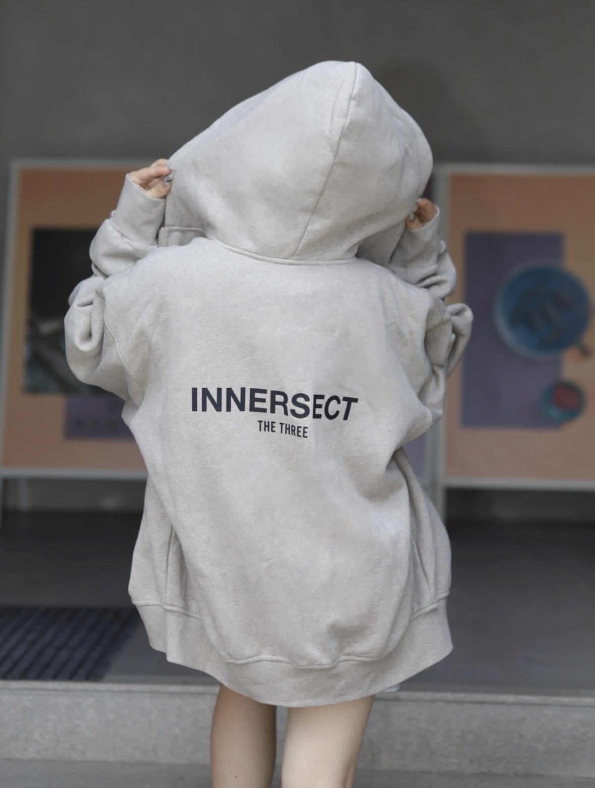 INNERSECT X FOG 簡約Logo連帽外套 棉外套 寬鬆 落肩 淺灰色 深燕麥(任買兩件7-11免運)/預購