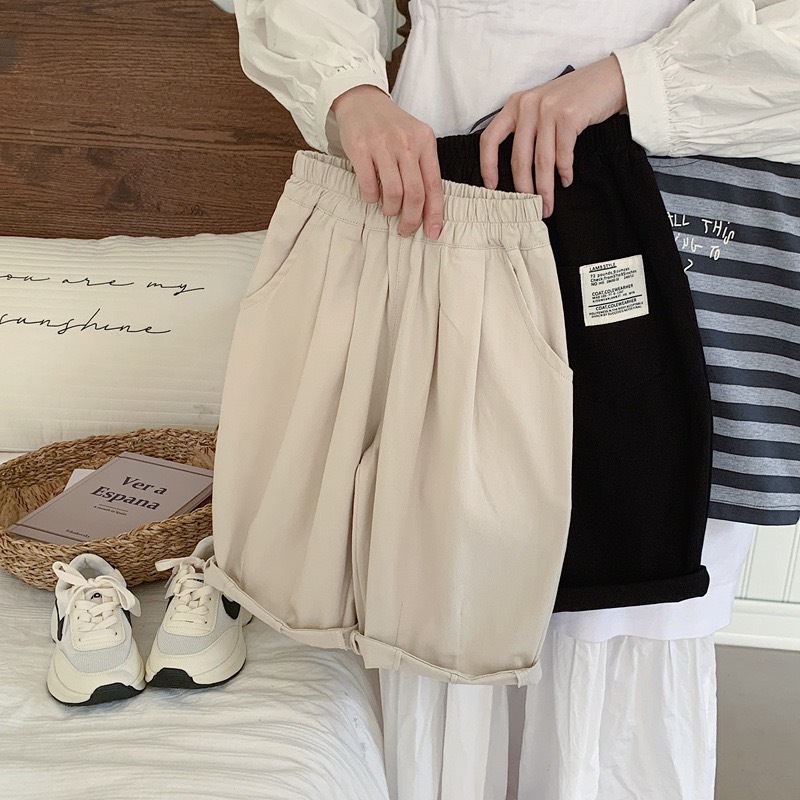 後口袋貼布標寬鬆褲