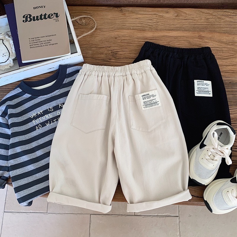 後口袋貼布標寬鬆褲