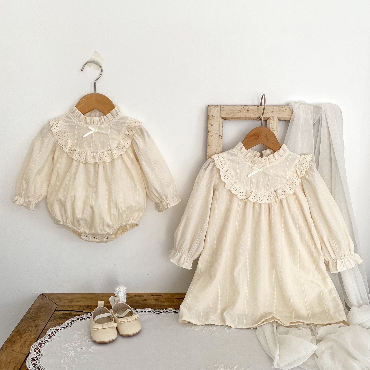 小立領緹花花邊包屁衣