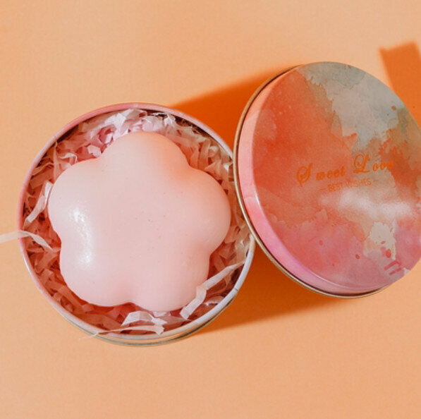 Popular small flower handmade essential oil soap (packed in colorful iron box) [light pink/rose fragrance]