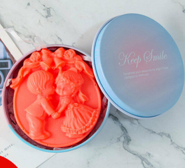 Hotly recommended Angel Baby Handmade Essential Oil Soap (Dream Gradient Iron Box Packaging) [Festival Red/Rose Fragrance]