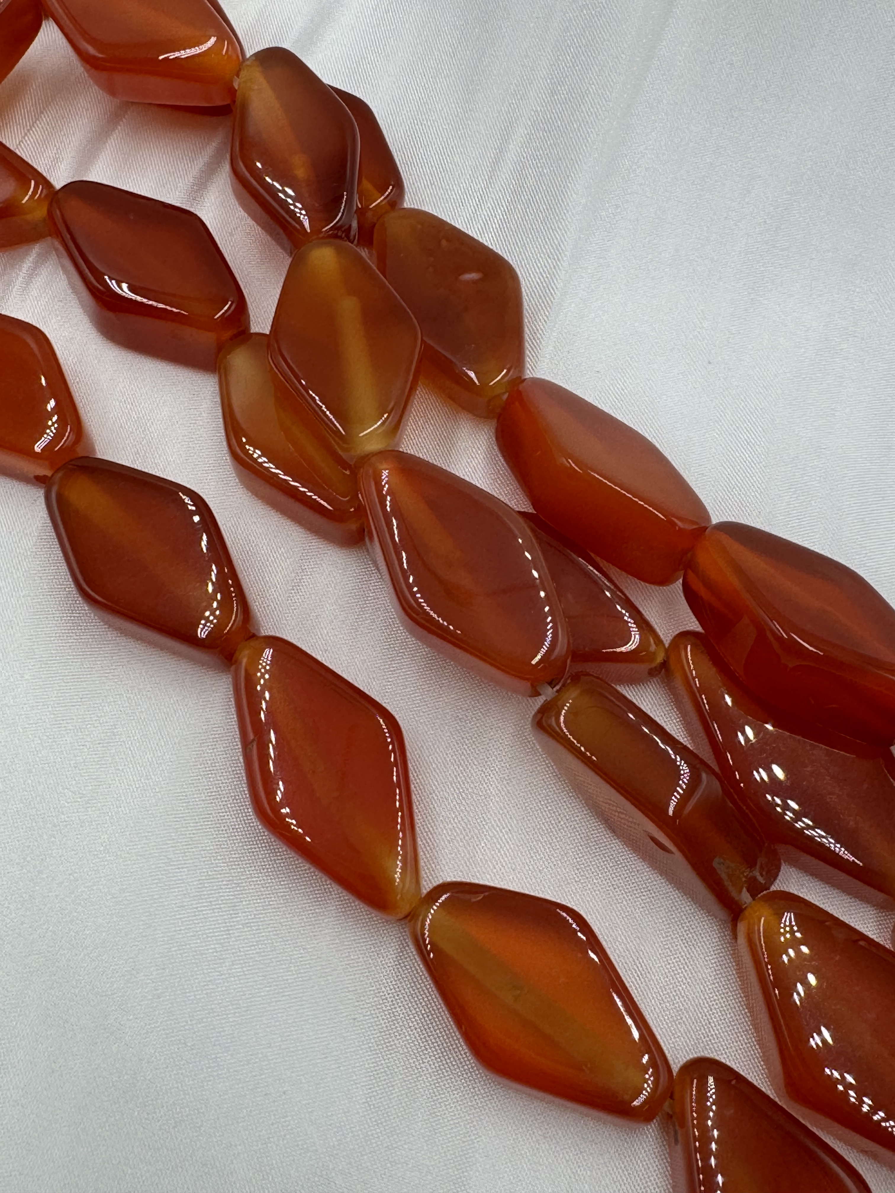 條-No.19亮面菱形中長深瑪瑙22mm*13mm約17顆