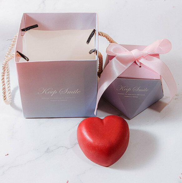 Hotly recommended festive red handmade soap (ribbon gift box + handbag) [Crystal Red Rose Fragrance]
