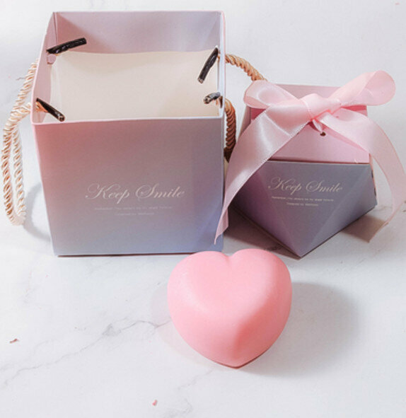 Hotly recommended festive red handmade soap (ribbon gift box + handbag) [light pink/sakura fragrance]