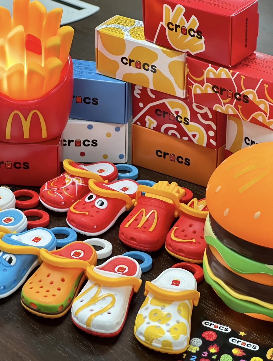#瑕疵 BJY STORE 麥當勞 X CROCS聯名玩具 mini洞洞鞋吊飾 瑕疵款!!!