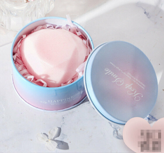 Hotly recommended heart-shaped handmade essential oil soap (tin box) [light pink/rose scent]