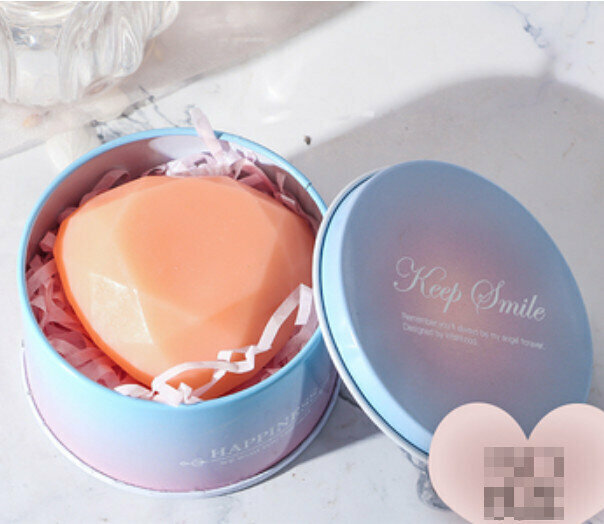 Hotly recommended heart-shaped handmade essential oil soap (tin box) [light orange/sweet orange flavor]