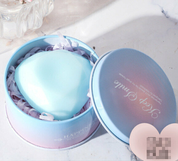 Hotly recommended heart-shaped handmade essential oil soap (tin box) [light blue/magnolia scent]