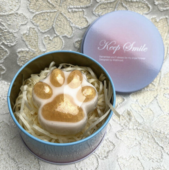 Popular cartoon cat paw handmade soap (yellow claw white background + 2 iron boxes) [weight about 60g]