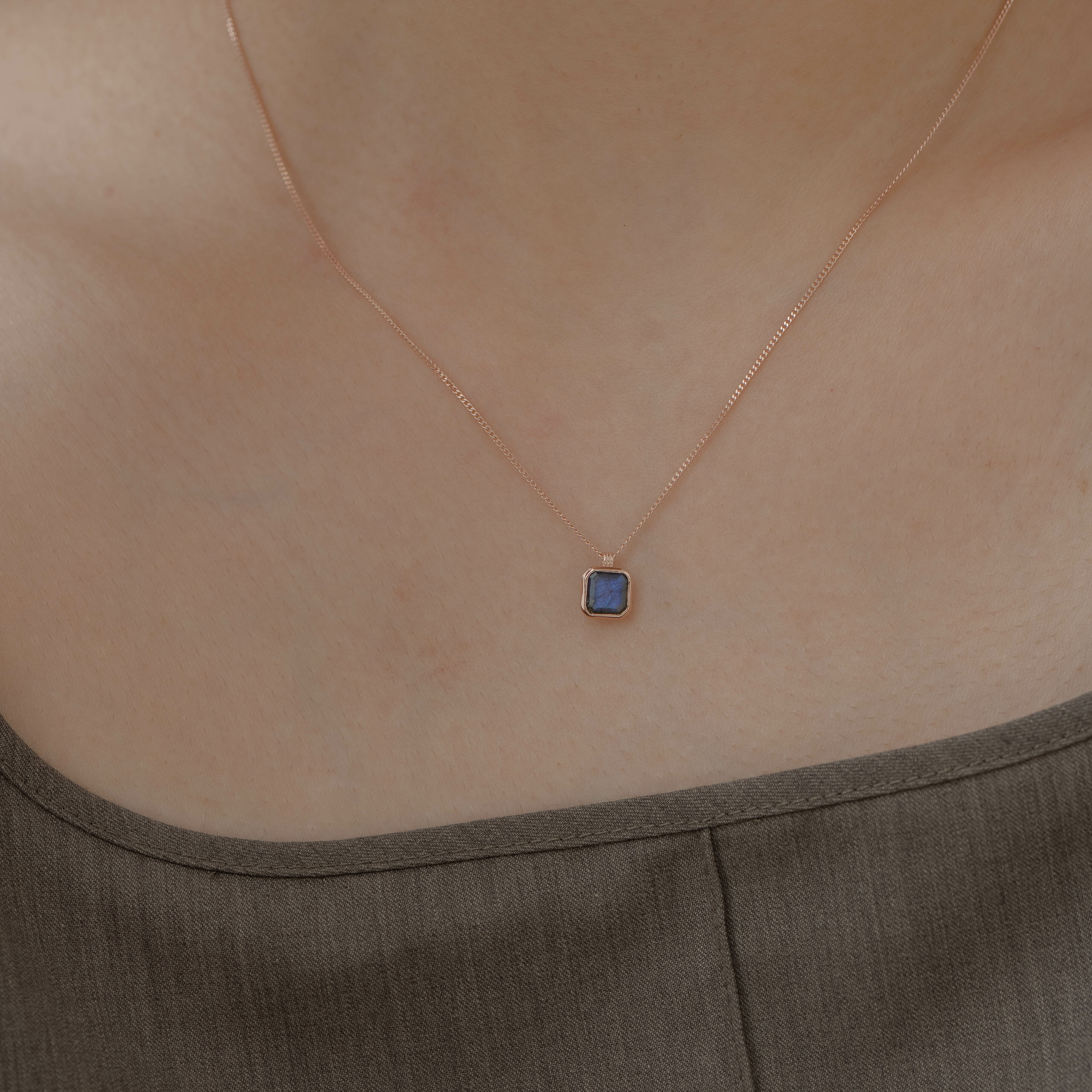 簡約Asscher拉長石項鍊