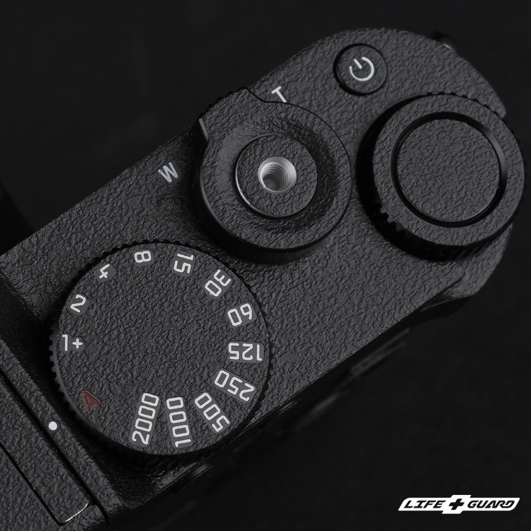 LIFE+GUARD 相機貼膜安裝特寫，適用 Leica D-Lux 8