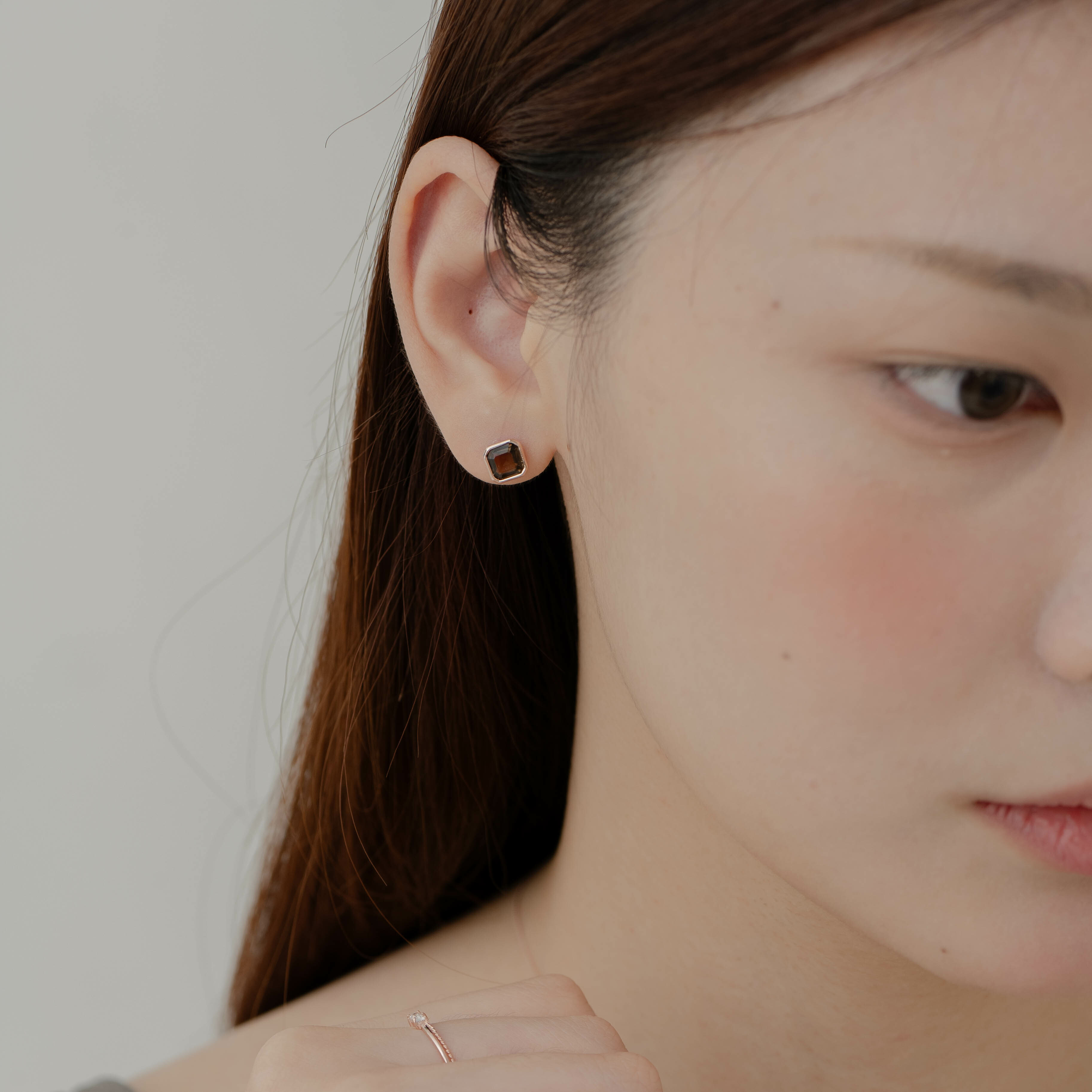 簡約Asscher茶晶貼耳耳環