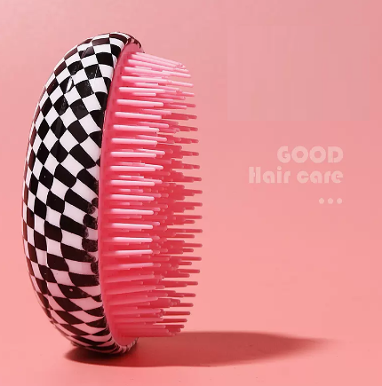 Popular portable duck egg hair smoothing massage comb (black and white grid) (size: length 9.5 width 7.5cm)