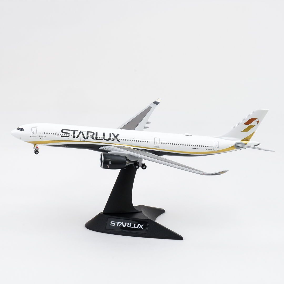 STARLUX | A330-900neo 1: 500 Aircraft Model (Herpa)