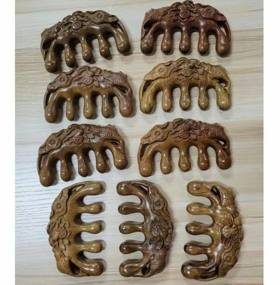 Popular massage and head therapy golden sandalwood comb, five-tooth comb for head meridians (lotus leaf fish comb in cloth bag - 1 random one in the main picture)