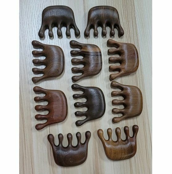 Popular massage and head therapy golden sandalwood comb, five-tooth comb for head meridians (fat hand comb in cloth bag - 1 random one from the main picture)
