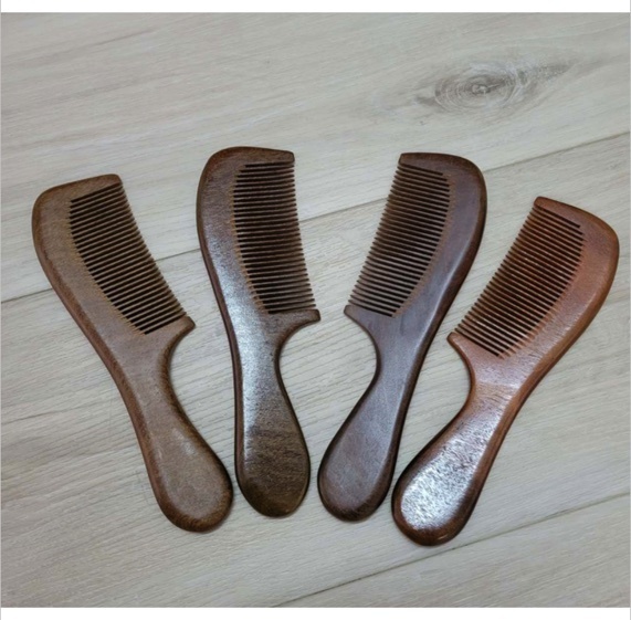 Popular thickened anti-static massage fine-tooth golden sandalwood comb (sandalwood fine-tooth comb - 1 random) length: 20cm