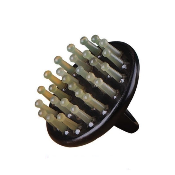 Popular natural horn multi-tooth sandalwood head massage comb, shave and massage various parts of the body, beauty and health comb (black sandalwood horn comb - large size 38 teeth)