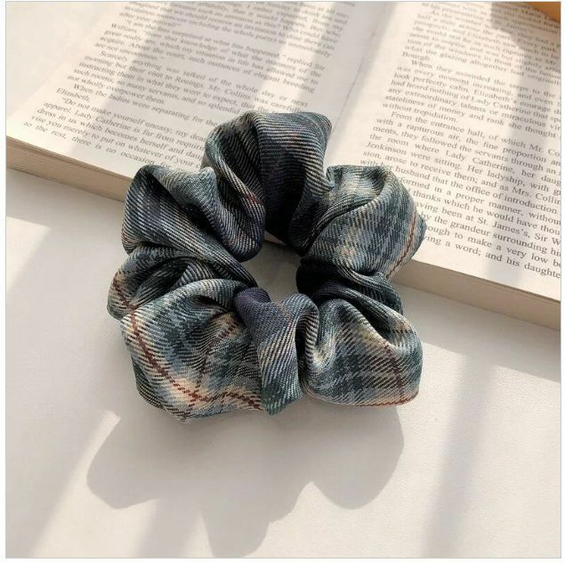 Popular Japanese plaid large intestine hair tie (Letter from the Forest)
